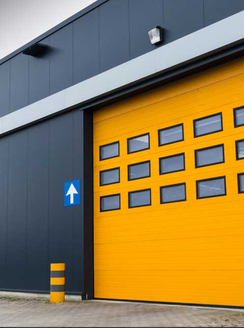 Newnan Manual garage doors vs electric garage doors